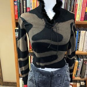 Eastside westside cropped sweater w fur collar 🤤